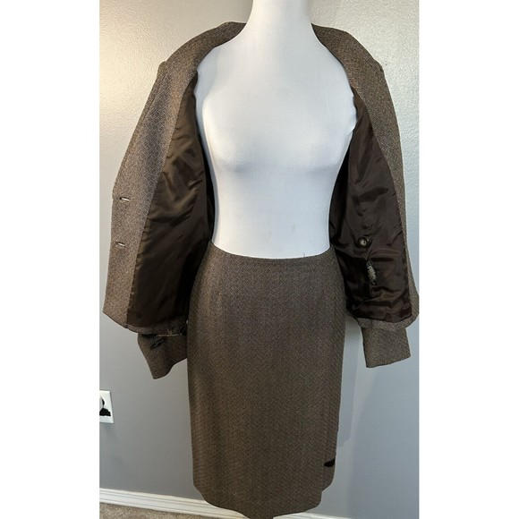 Dana Buchman Brown Skirt Set with Black Leaf Accents - Picture 6 of 11